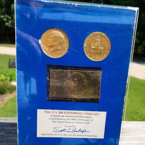 U.S. Bicentennial Gold Set-2 1976 Gold Plated Kennedy Halves W/23k Gold Stamp - Picture 1 of 4